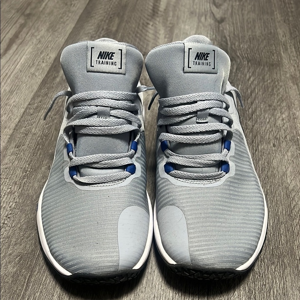 Men’s 10.5 Nike Gray and Blue Athletic Shoes with Cushioned Support - Picture 9 of 9